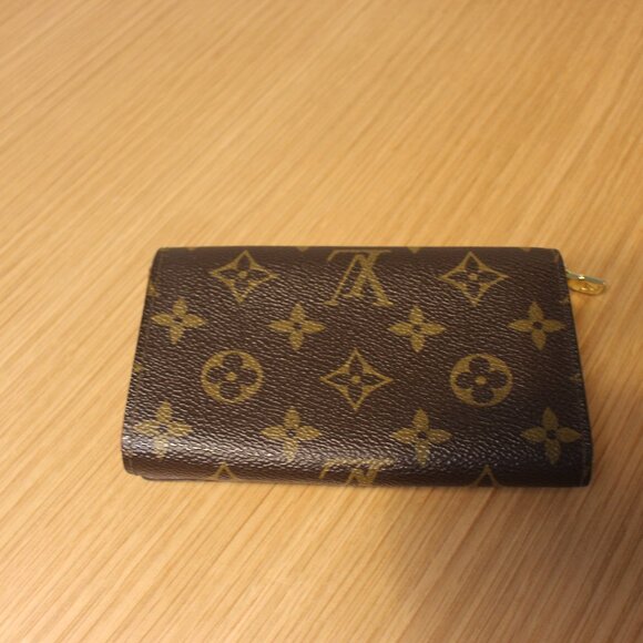 Louis Vuitton Porte Monnaie Tresor Monogram Wallet - Picture 2 of 8
